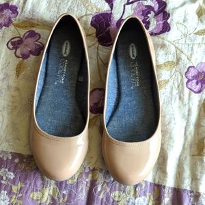 Women's beige flats